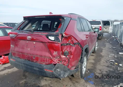 2021 Toyota Rav4 Le z USA, uszkodzony, nr VIN JTMG1RFV8MD071433